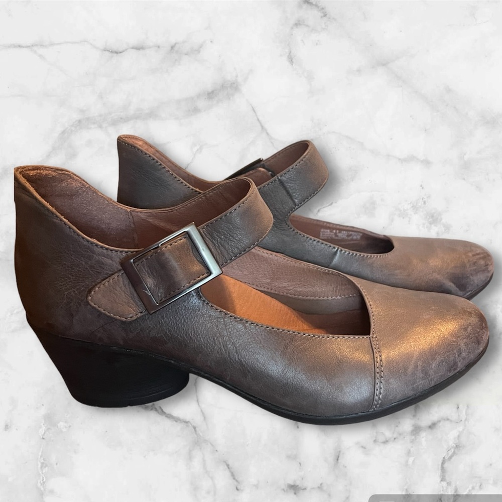 Dansko Leather Mary Janes - Roxanne. Women’s size EU41 (10.5/11). Gray Nubuck